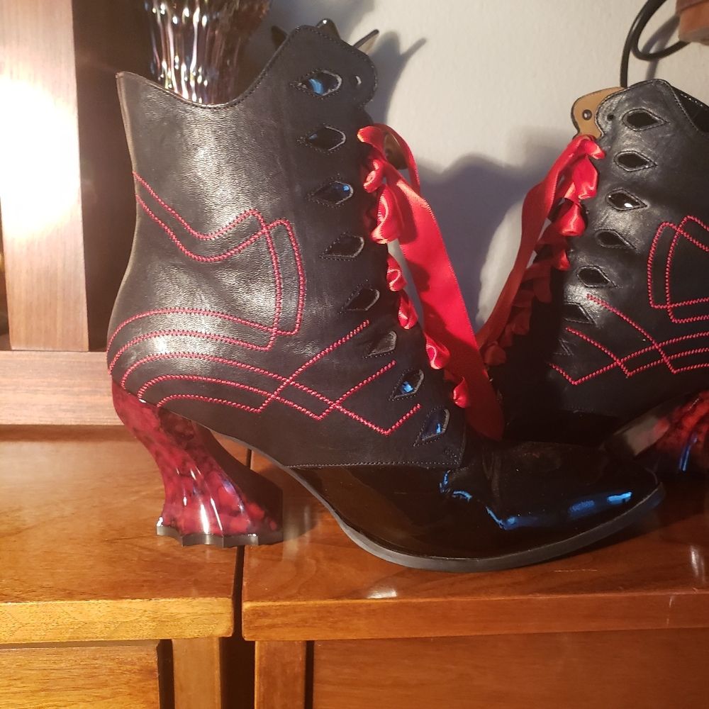 John Fluevog ankle boots red black size 10 worn once